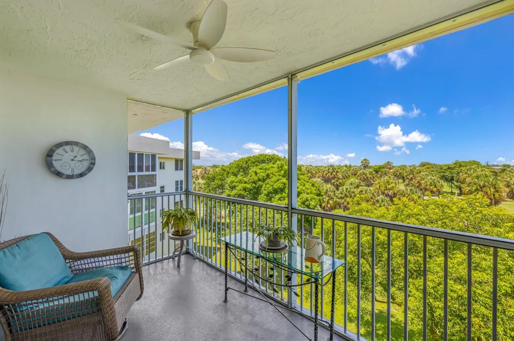 3960 Oaks Clubhouse Drive #504 Pompano Beach, FL 33069