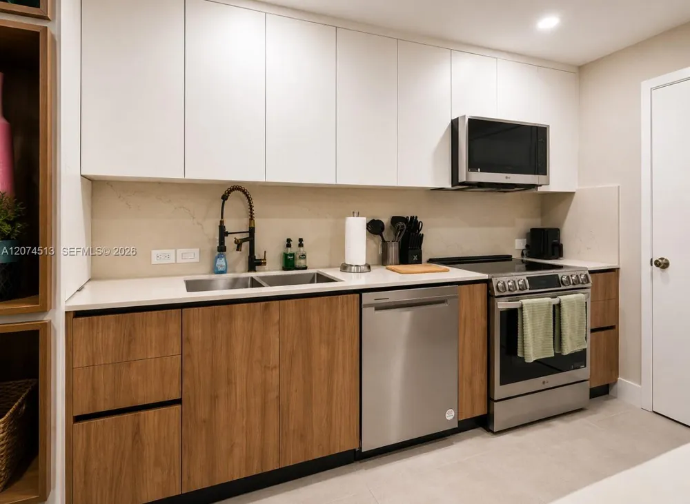 6801 Indian Creek Dr #207 Miami Beach, FL 33141