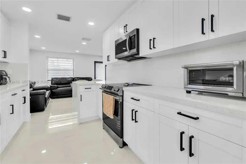 10420 SW 182nd St Miami, FL 33157