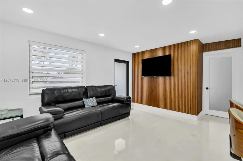 10420 SW 182nd St Miami, FL 33157