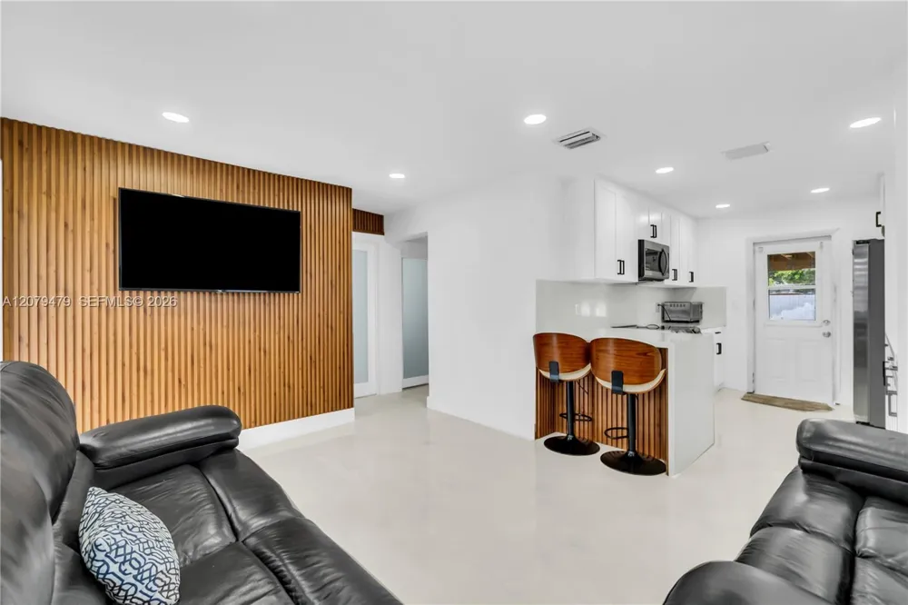 10420 SW 182nd St Miami, FL 33157