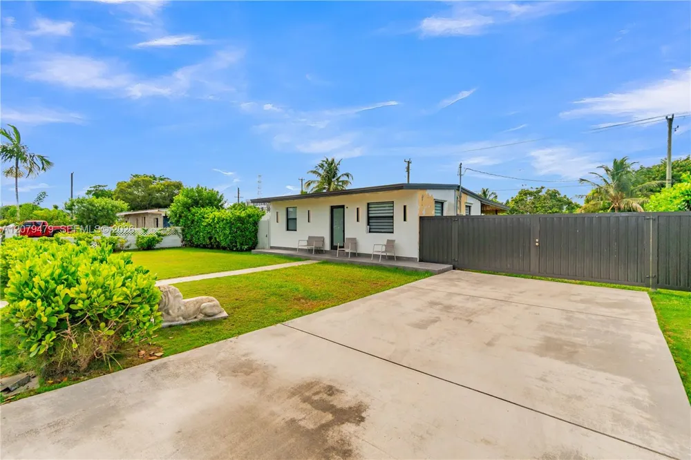 10420 SW 182nd St Miami, FL 33157