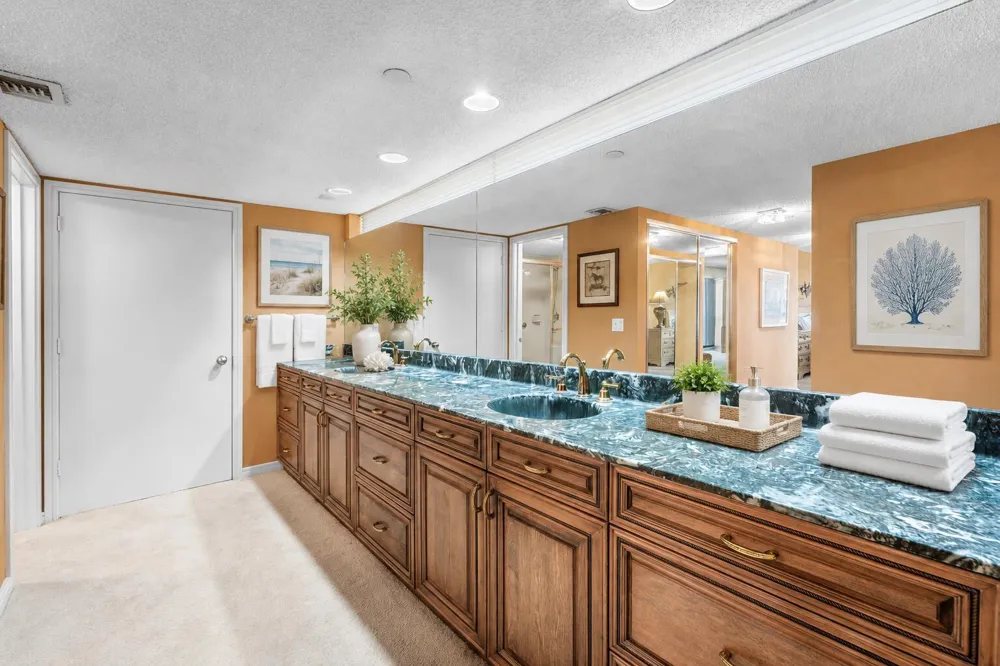 4050 Ocean Avenue #401 Singer Island, FL 33404
