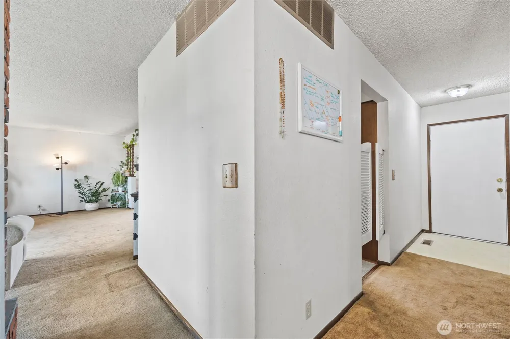 697 Conrad Road Touchet, WA 99360