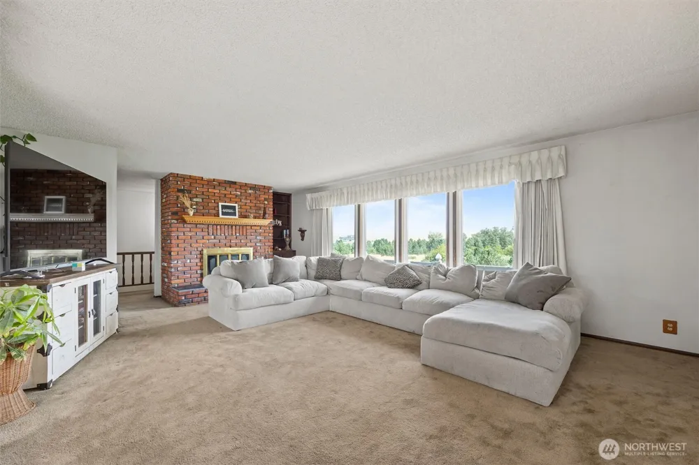 697 Conrad Road Touchet, WA 99360