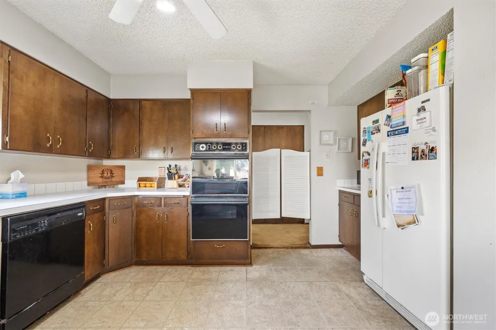 697 Conrad Road Touchet, WA 99360