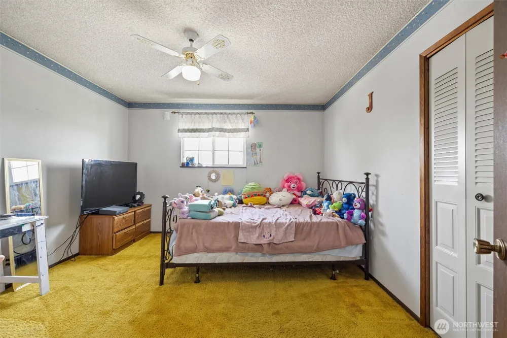 697 Conrad Road Touchet, WA 99360