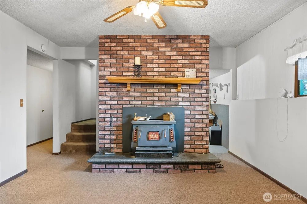 697 Conrad Road Touchet, WA 99360