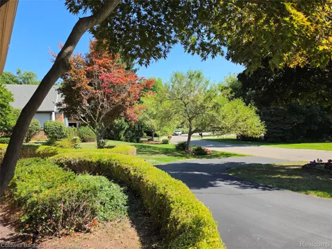 5555 Bentwood Lane