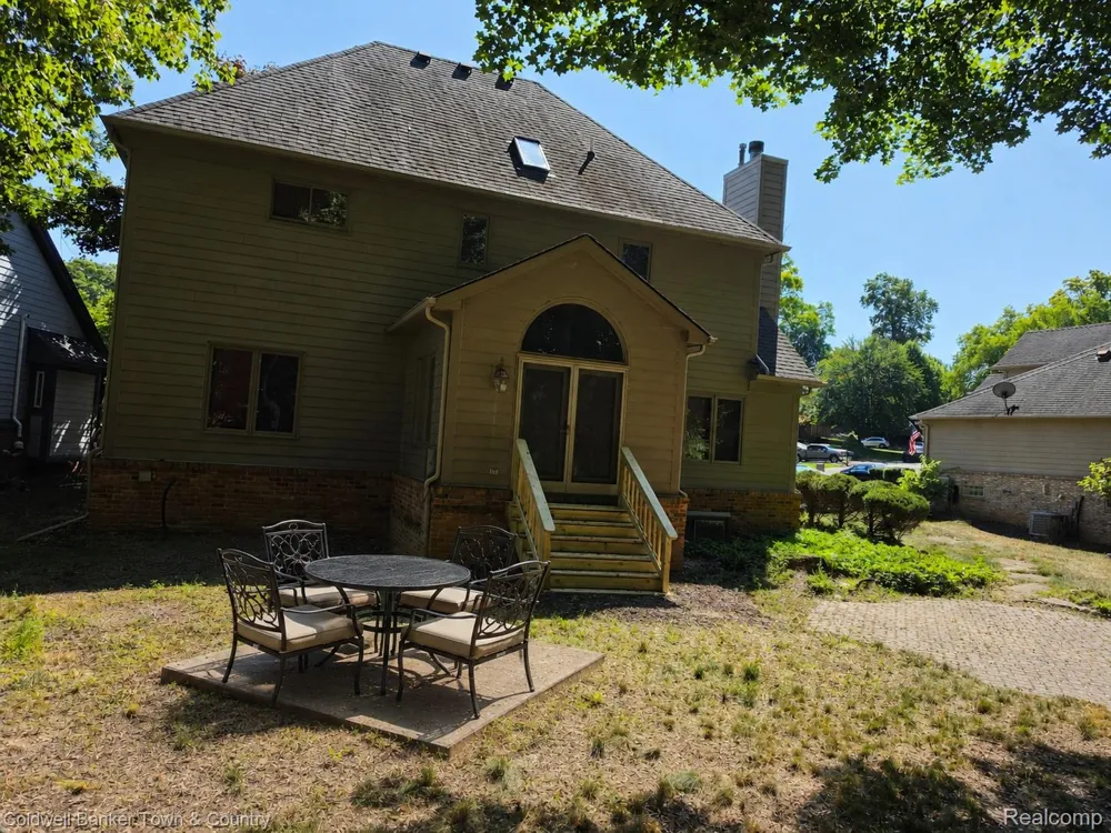 5555 Bentwood Lane Commerce Charter Township, MI 48382