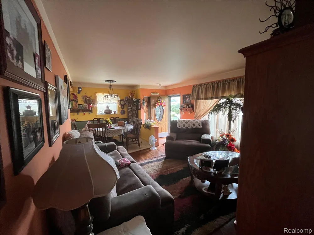 9423 Sylvester Street Taylor City, MI 48180