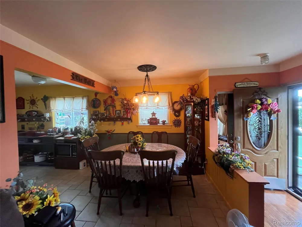 9423 Sylvester Street Taylor City, MI 48180