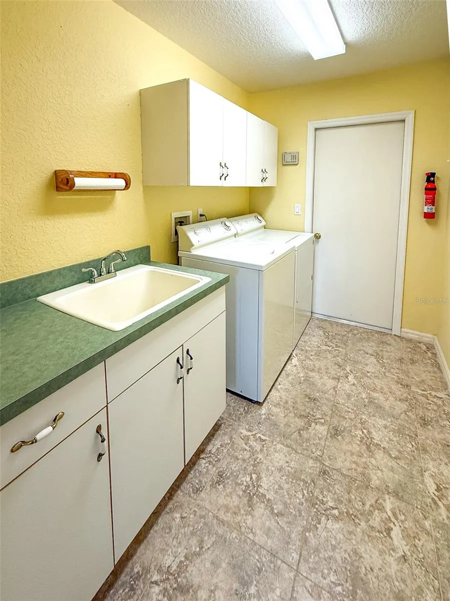 8533 CORAL CREEK LOOP Hudson, FL 34667