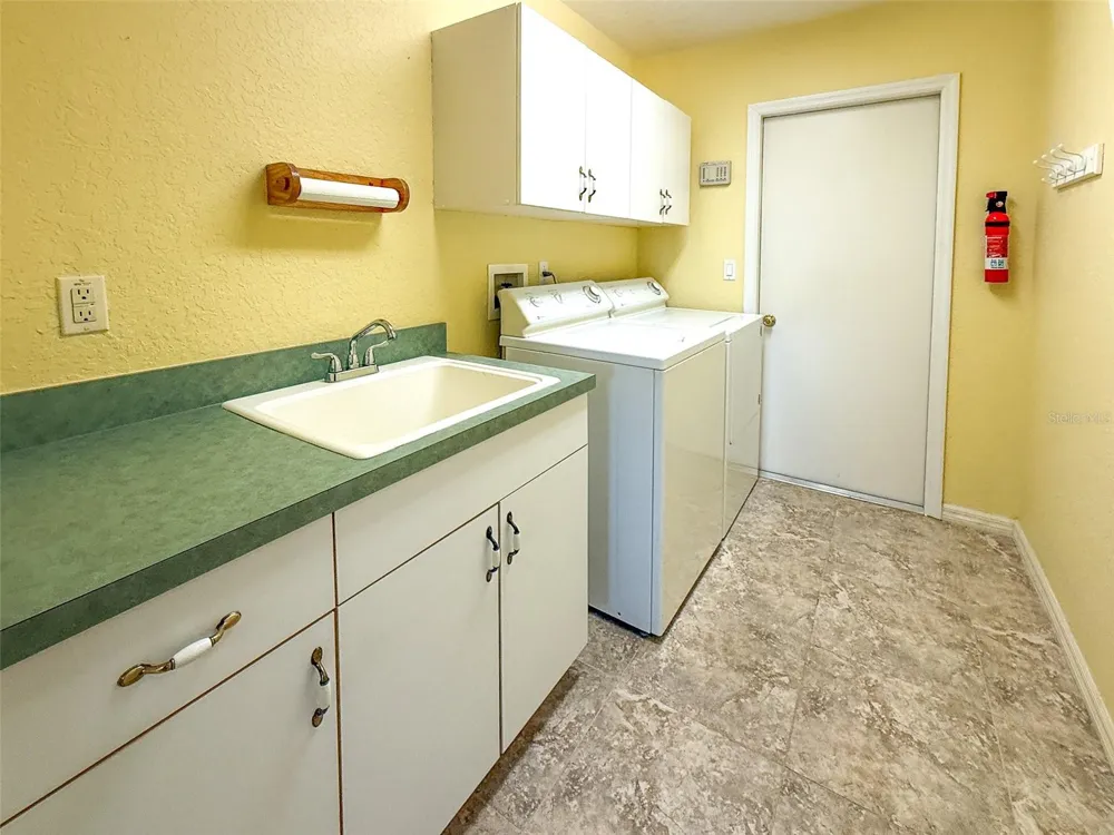 8533 CORAL CREEK LOOP Hudson, FL 34667