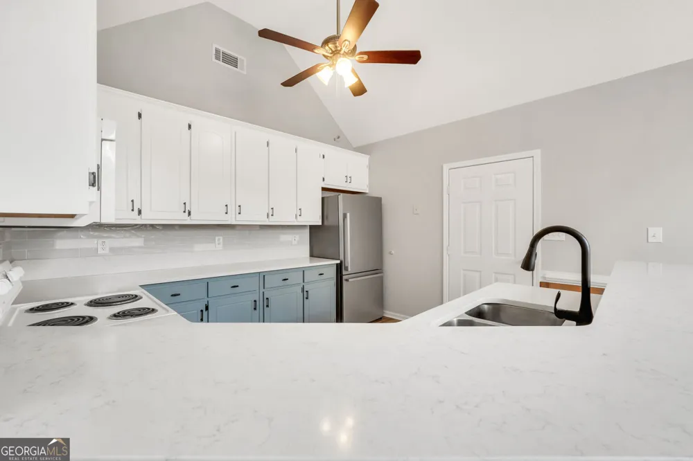 1130 Larkspur DR Locust Grove, GA 30248