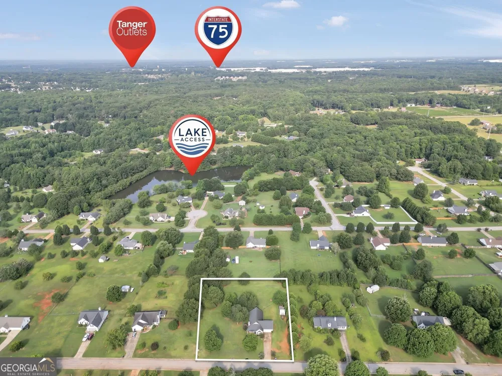 1130 Larkspur DR Locust Grove, GA 30248