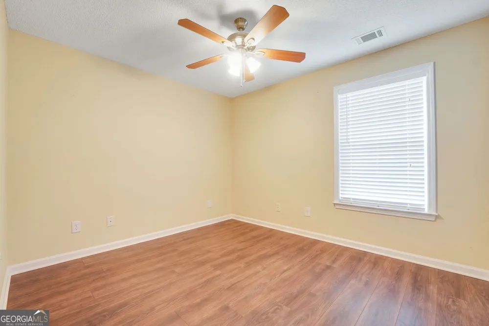 1130 Larkspur DR Locust Grove, GA 30248