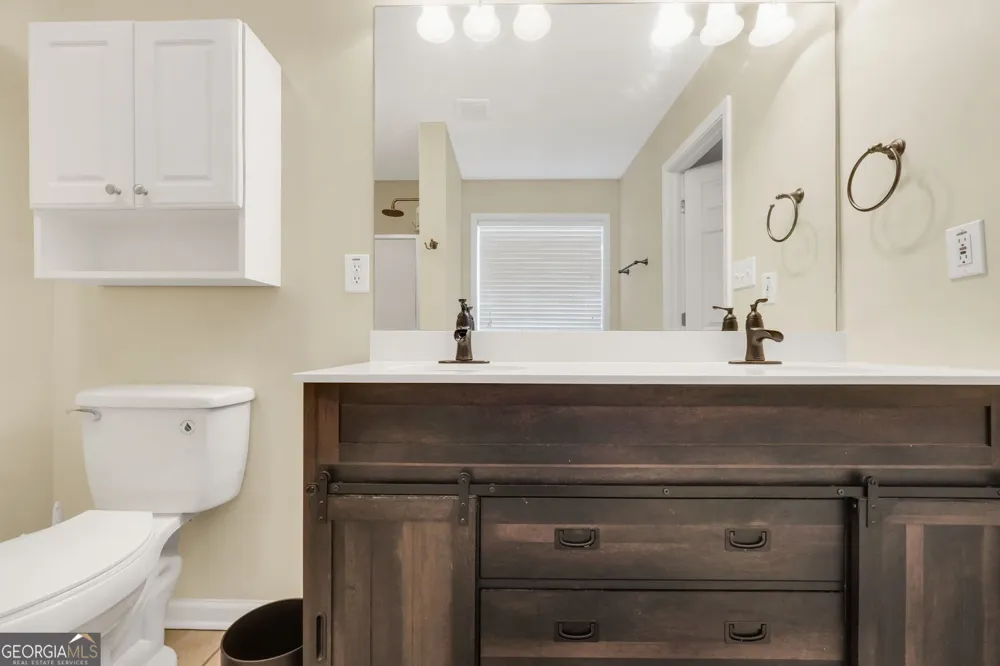 1130 Larkspur DR Locust Grove, GA 30248