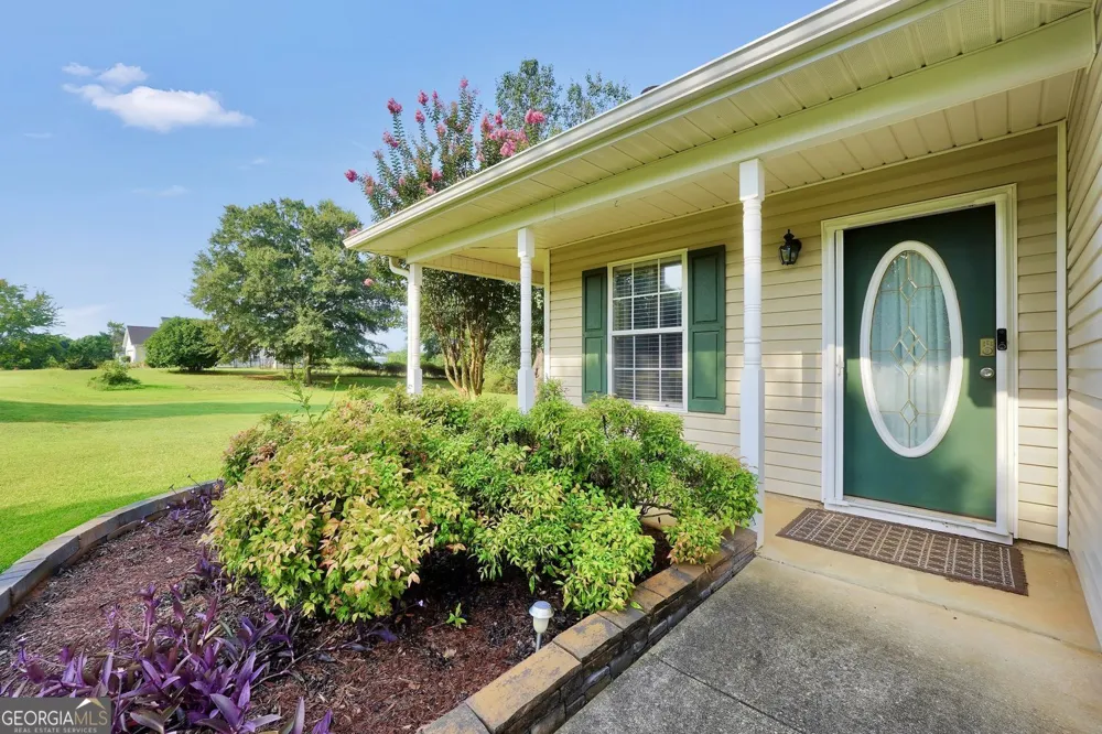 1130 Larkspur DR Locust Grove, GA 30248