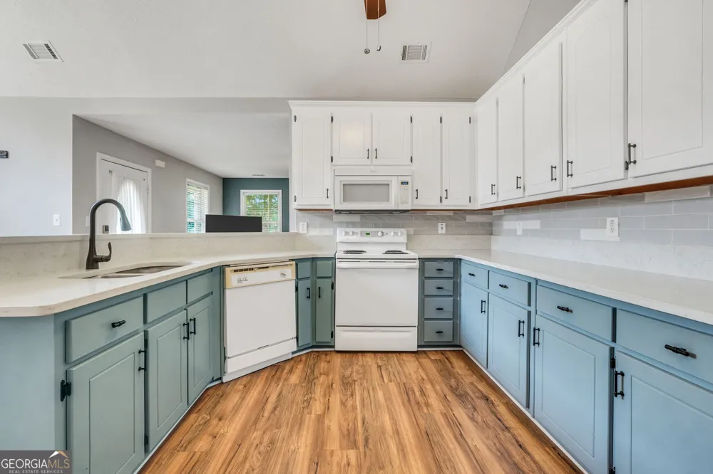 1130 Larkspur DR Locust Grove, GA 30248