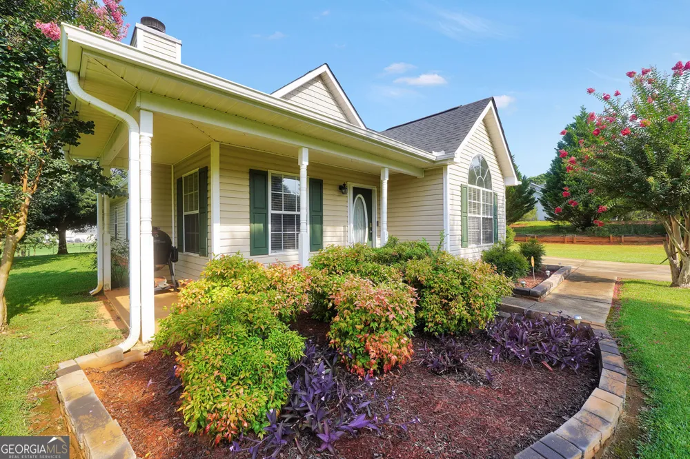 1130 Larkspur DR Locust Grove, GA 30248