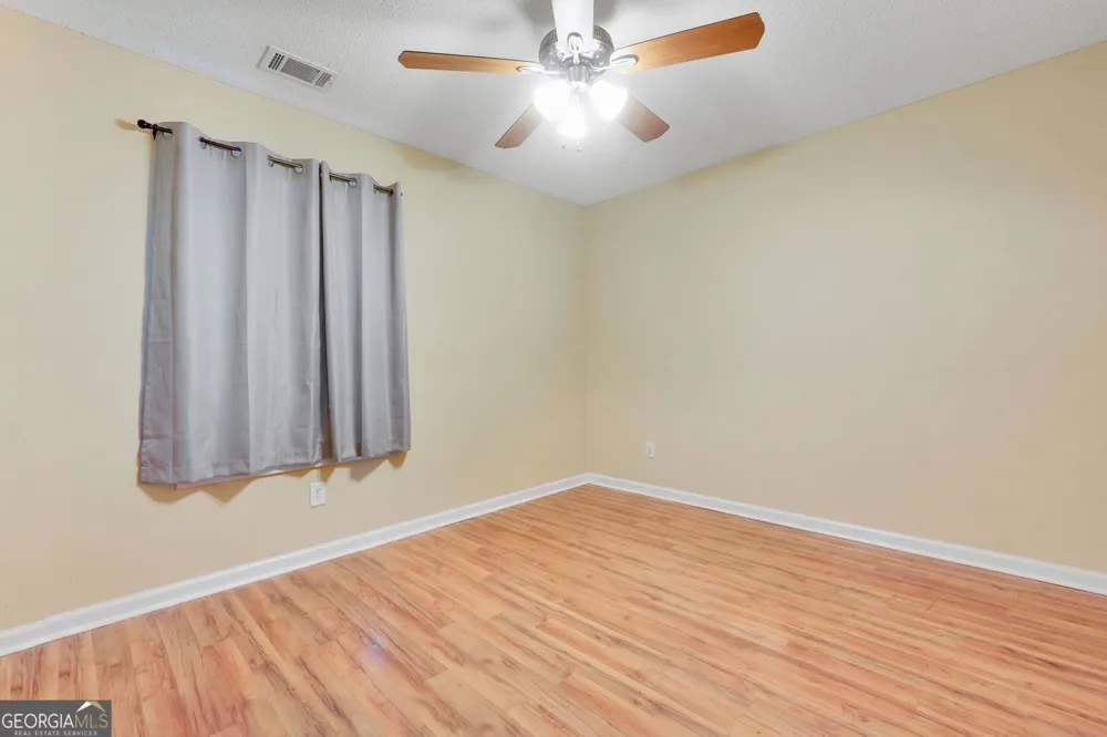 1130 Larkspur DR Locust Grove, GA 30248