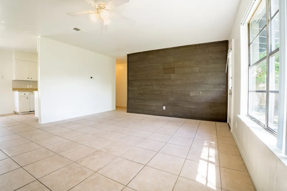 8204 Easter Cove Austin, TX 78757
