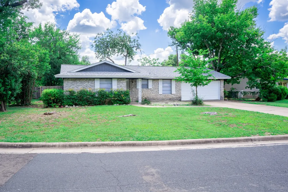 8204 Easter Cove Austin, TX 78757