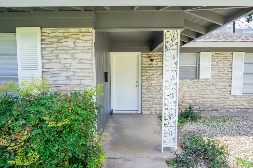 8204 Easter Cove Austin, TX 78757