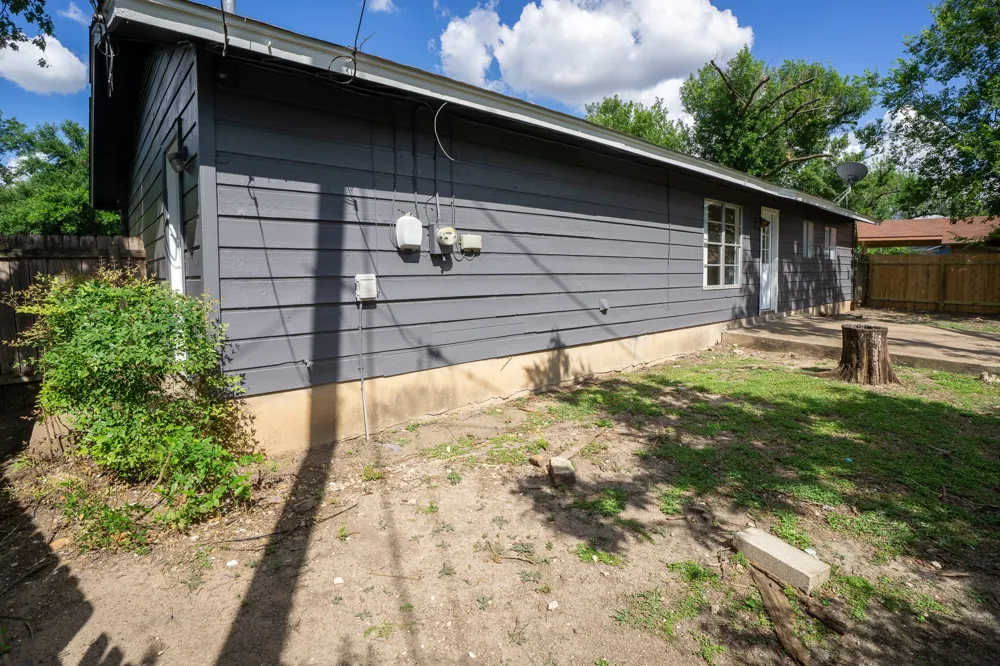 8204 Easter Cove Austin, TX 78757