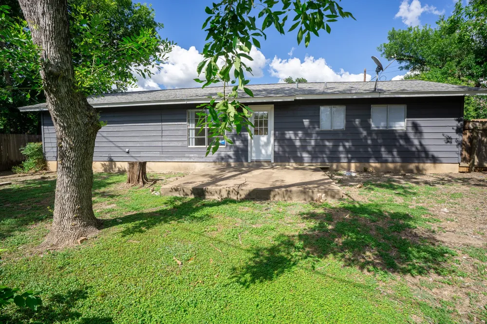 8204 Easter Cove Austin, TX 78757