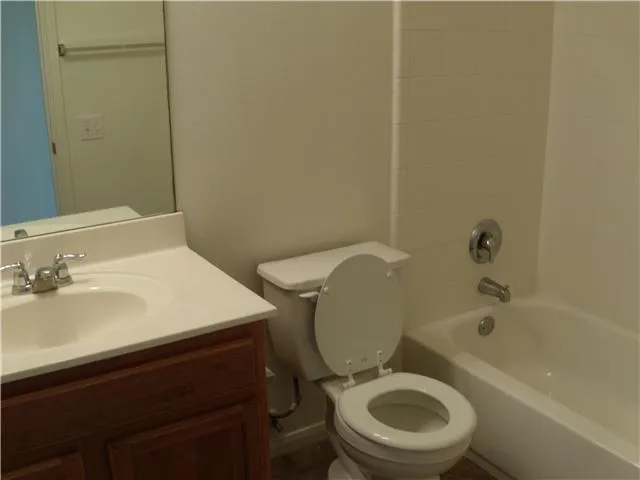 2409 Allred Drive #B Austin, TX 78748