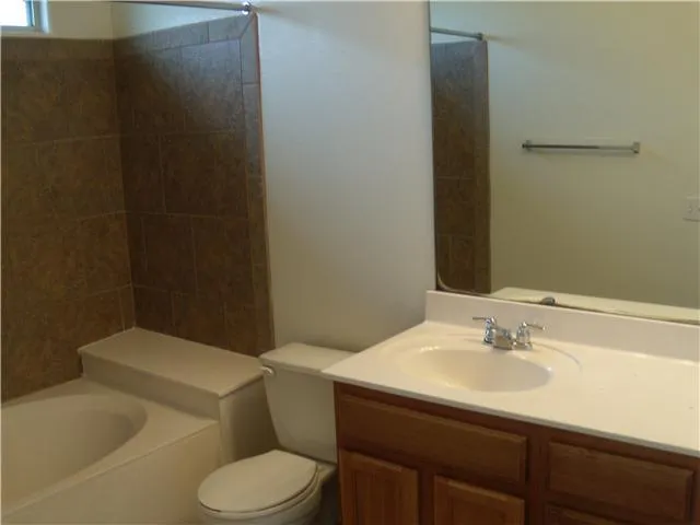 2409 Allred Drive #B Austin, TX 78748