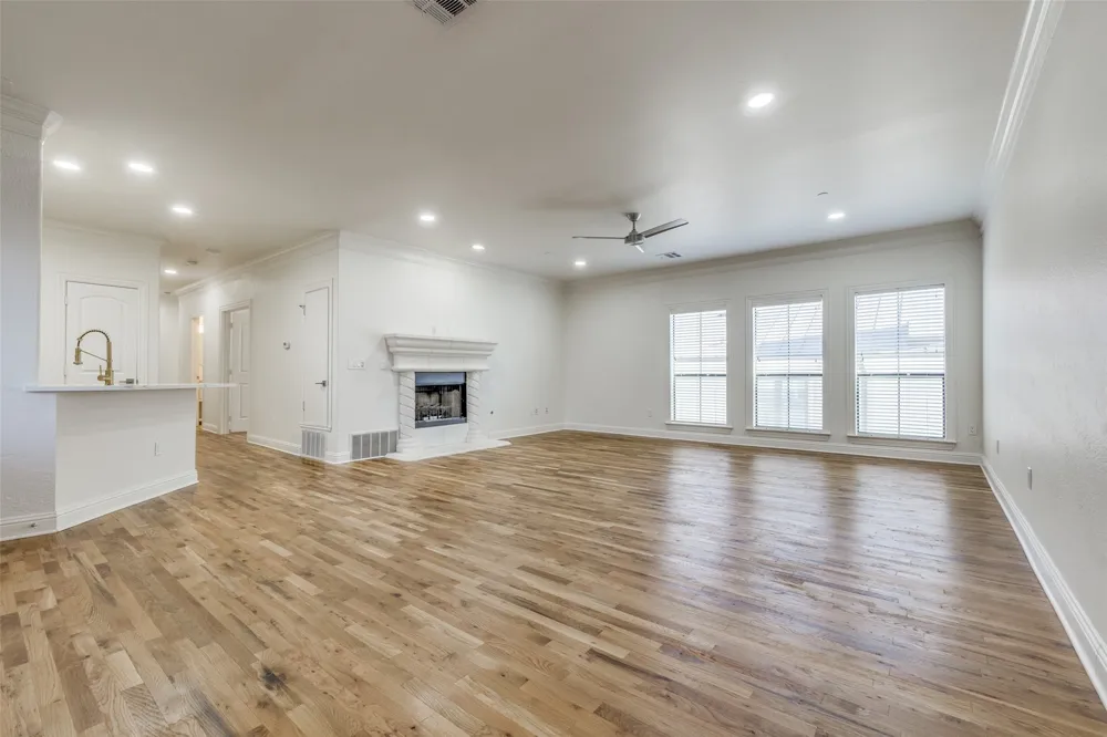 4210 Prescott #C Dallas, TX 75219