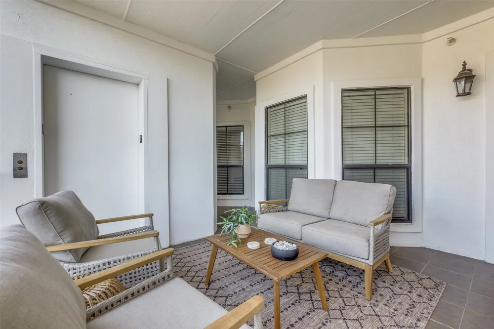 4210 Prescott #C Dallas, TX 75219