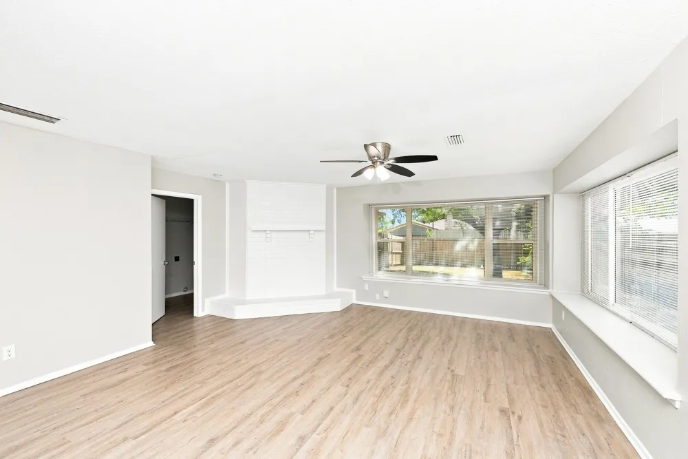 2718 Oakmont Drive Lancaster, TX 75134