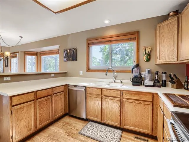 5233 S Espana Street Centennial, CO 80015