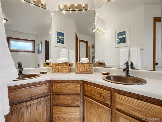 5233 S Espana Street Centennial, CO 80015