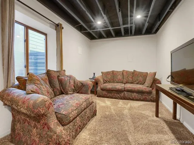 5233 S Espana Street Centennial, CO 80015