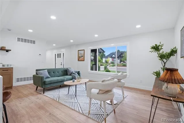 5126 W Fremont Avenue Littleton, CO 80128