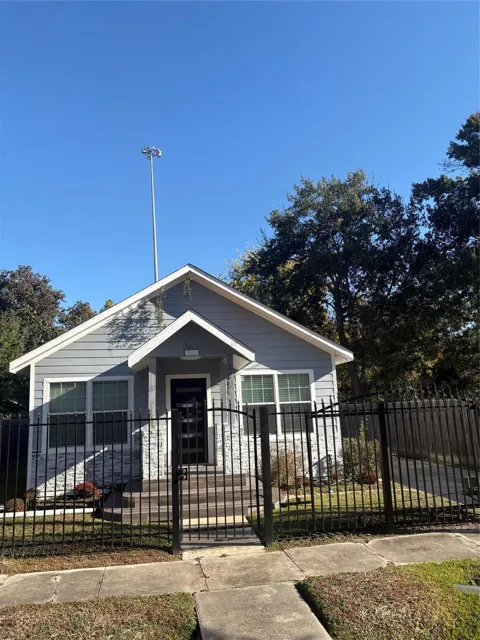 3021 Gray Street