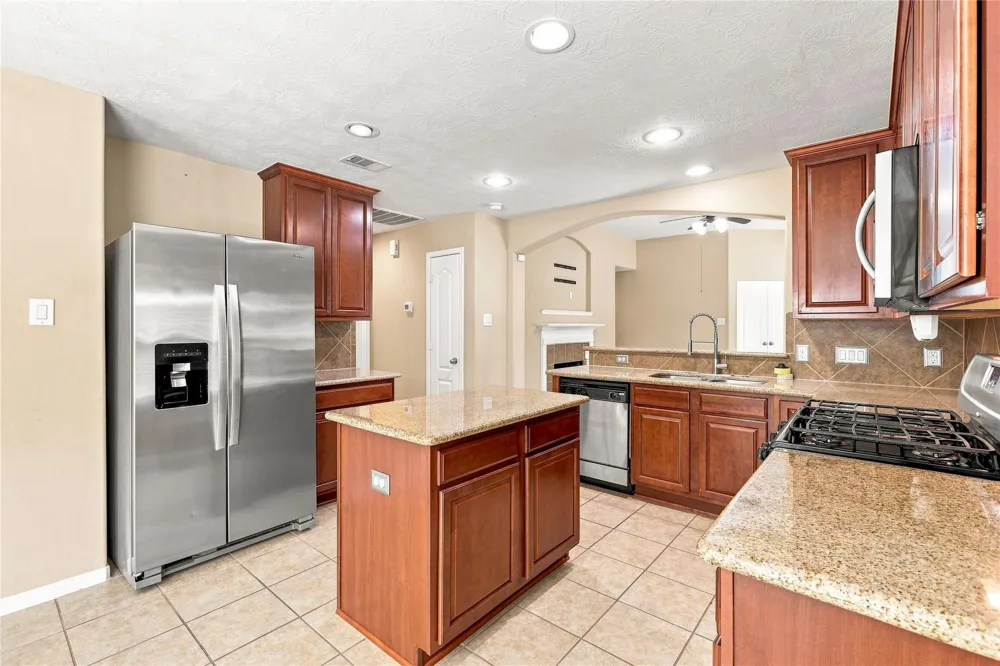 5923 Deleon Trail Drive Spring, TX 77379
