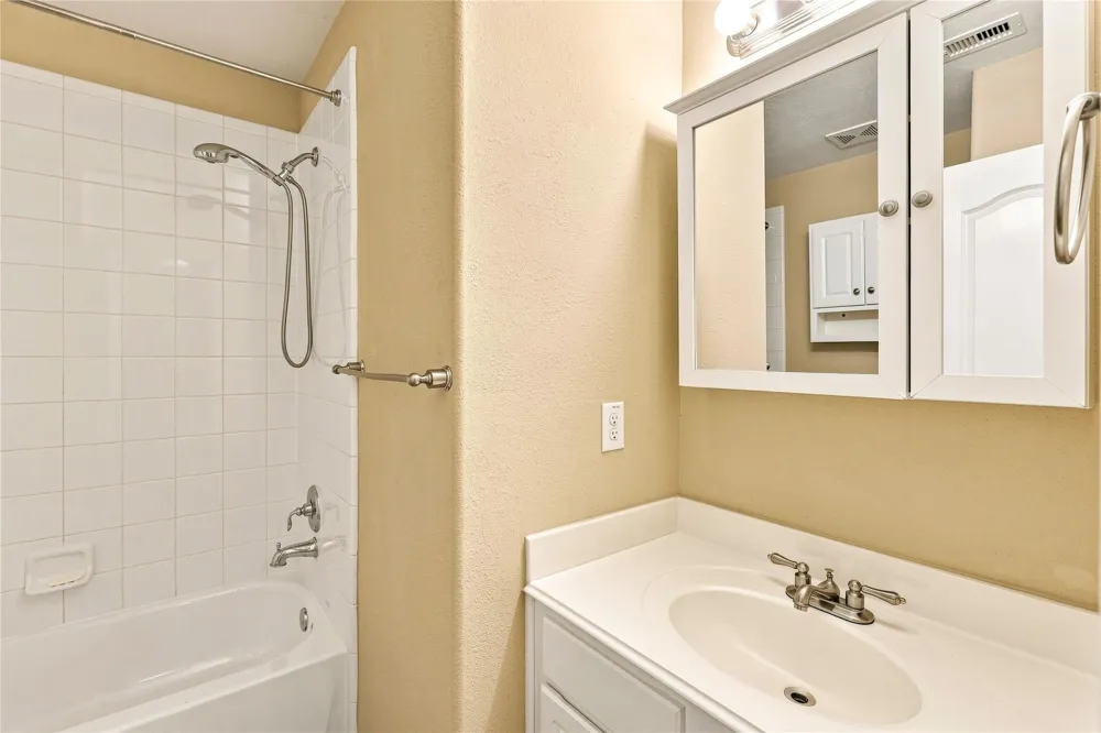 5923 Deleon Trail Drive Spring, TX 77379