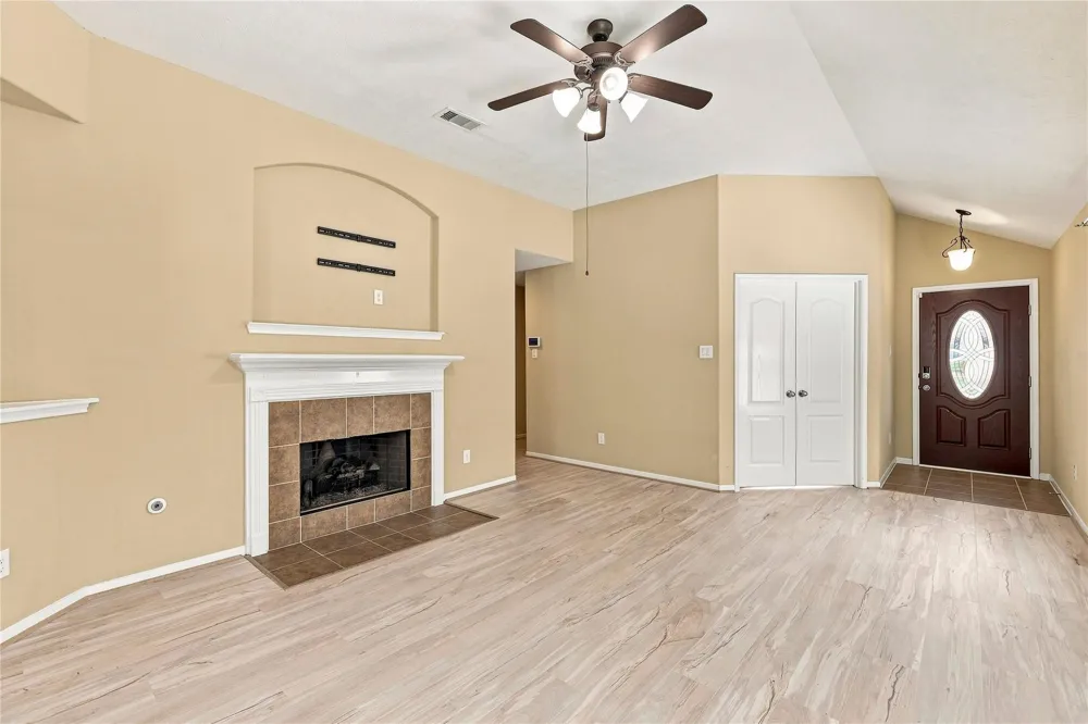 5923 Deleon Trail Drive Spring, TX 77379