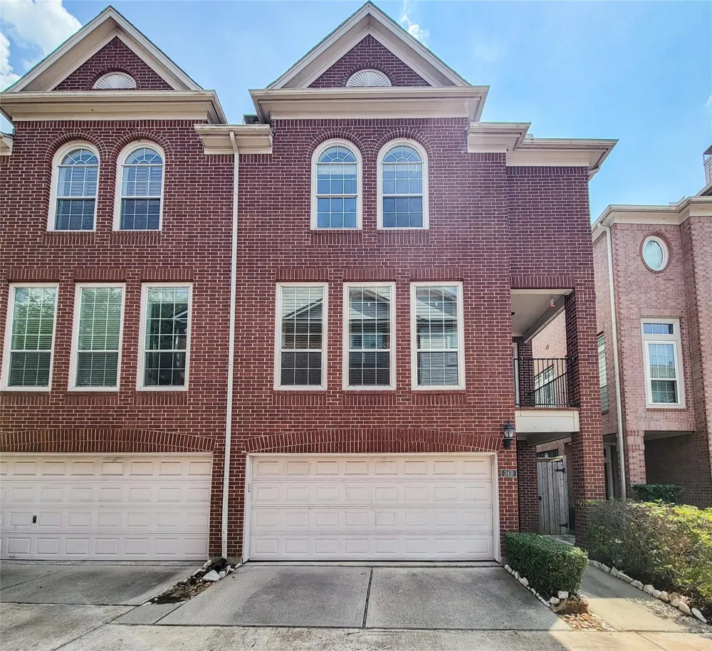 34 Waugh #B Houston, TX 77007