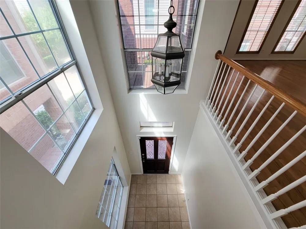 34 Waugh #B Houston, TX 77007