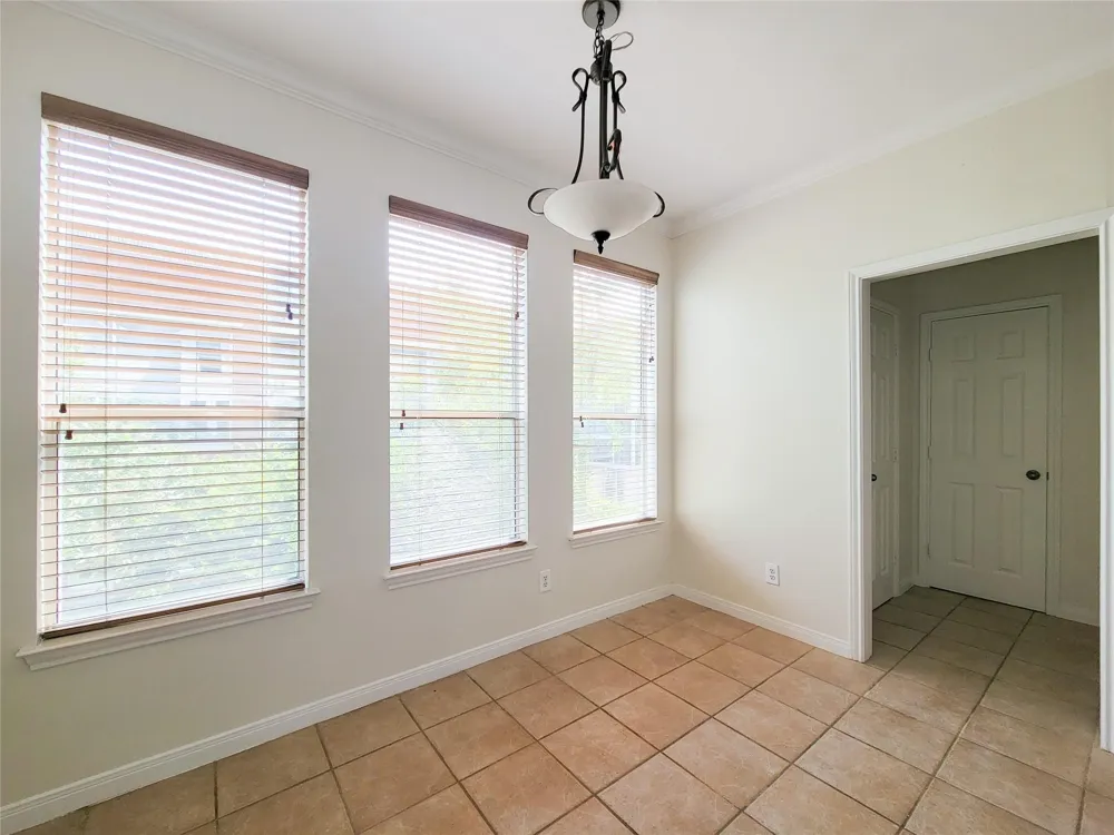 34 Waugh #B Houston, TX 77007
