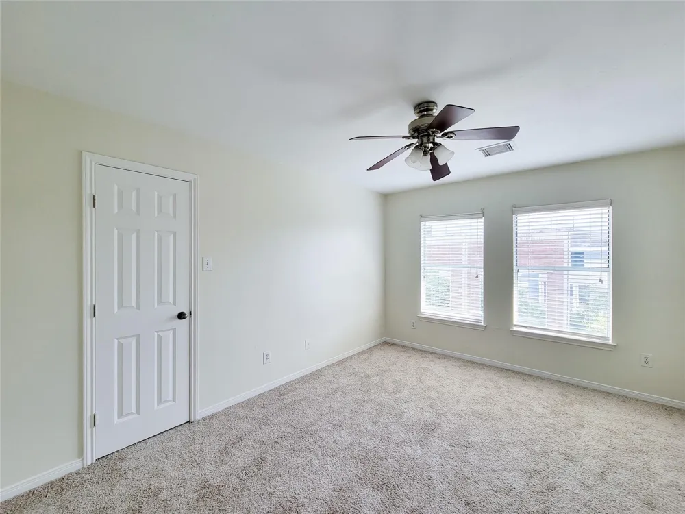 34 Waugh #B Houston, TX 77007