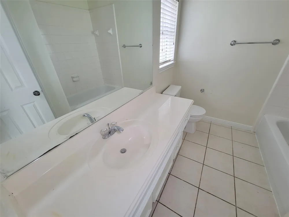 34 Waugh #B Houston, TX 77007