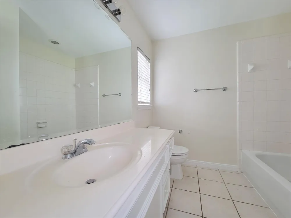 34 Waugh #B Houston, TX 77007